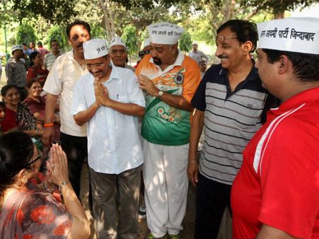 सरकार पर इंतजार: 'आप' ने दिल्‍ली की जनता से पूछा, सरकार बनाएं या नहीं