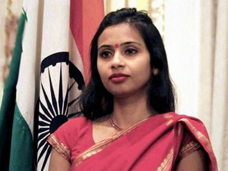 तलाशी के दौरान रोती रही देवयानी, नहीं माने अमेरिकी