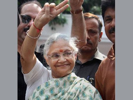 दिल्ली में आप और कांग्रेस की सरकार, शीला दीक्षित के बदले सुर