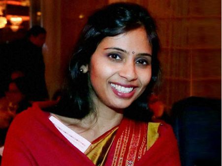 सरकार पूछ रही मुंबई में कितने का है देवयानी का फ्लैट?