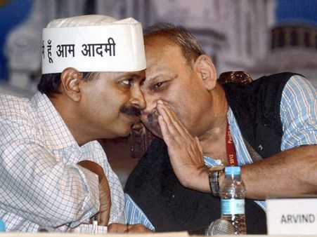 केजरीवाल की एक और नई प्रथा- मैट्रो ट्रेन से जायेंगे मुख्यमंत्री पद की शपथ लेने