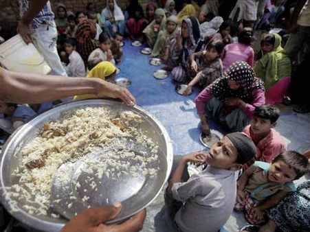 मुजफ्फरनगर राहत कैंप में 40 बच्चों की मौत पर कठघरे में अखिलेश सरकार