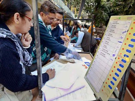 असम में कल मतदान, 3000 पोलिंग बूथ संवेदनशील