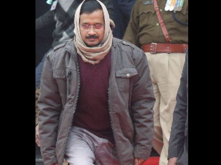 कांग्रेस विधायक ने काटा कांफ्रेंस में हंगामा, केजरीवाल को बताया रेडियो झूठिस्तान का निदेशक