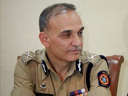 इस्तीफा दिया, अब कौन सी पार्टी ज्वाइन करें मुंबई पुलिस कमिश्नर सत्यपाल?