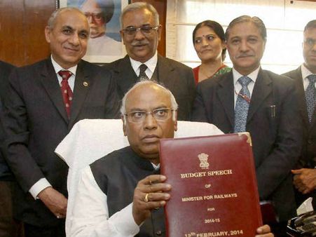 रेल बजट: बढ़ेंगी ट्रेनों की संख्या पर नहीं बढ़ेगा किराया