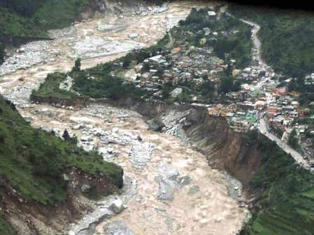 गंगा में बढ़ रहा है 'सुपरबग', किनारे बसे शहरों पर मंडराया खतरा