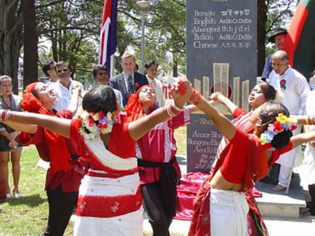 देश से प्यार है तो मातृभाषा की इज्जत करो