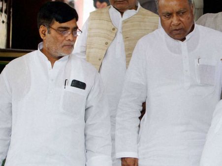 रामकृपाल यादव ने छोड़ा लालू का साथ, बेटी मीसा ने कहा चाचा कर रहे हैं नौटंकी