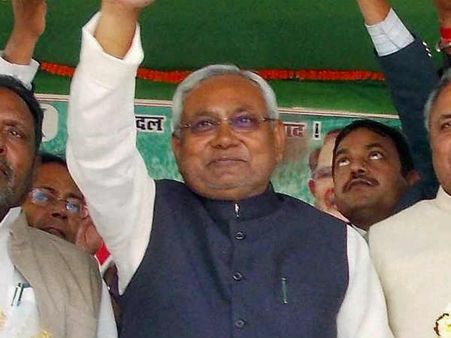 नीतीश को 440 वोल्ट का झटका, किशनगंज से जेडीयू उम्मीदवार ने छोड़ा चुनावी मैदान