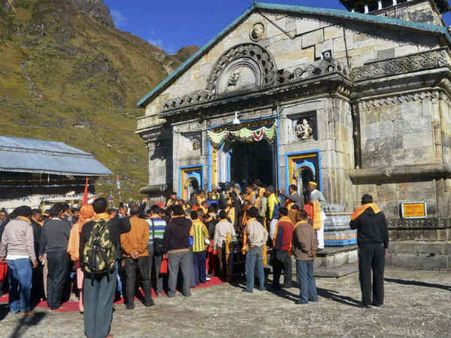 खराब मौसम ने लगाया बद्री-केदार यात्रा पर ब्रेक