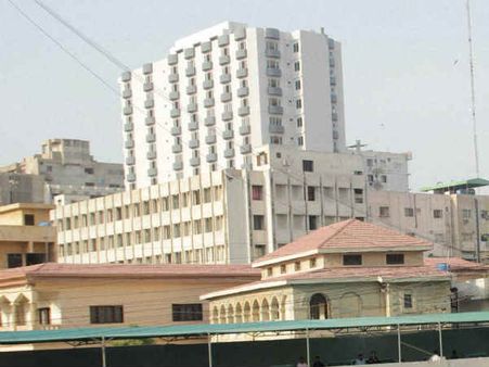 राजनीत‍ि सदा चल‍ि आई, पद जाय पर 'बंगला' न जाई