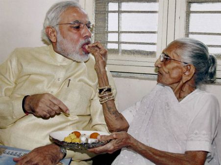 मोदी की मां की देखभाल करना चाहते हैं कांग्रेस नेता अल्वी