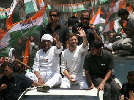 मोदी को कर दिया था ना लेकिन राहुल के लिये बिस्मिल्ला के बेटों ने बजाई शहनाई