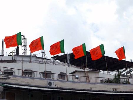 EXIT POLLS: गुजरात में गुजर गई कांग्रेस