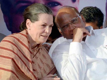 Exit Polls के बाद सोनिया ने माया, मुलायम, ममता को भेजा SMS!