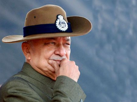 तो इसलिए रहता है गृहमंत्री सुशील श‍िंदे की बेटी पर 52 जेड प्लस कमांडो का पहरा