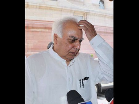 EXIT POLL: सिब्बल समेत कांग्रेस के कई दिग्गज झेलेंगे वोट की 'कंगाली'
