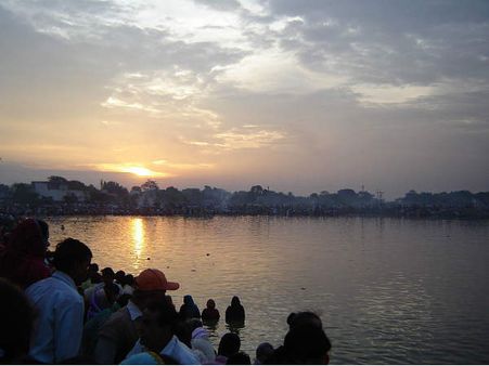 एक क्ल‍िक में जानें बिहार में कौन जीता