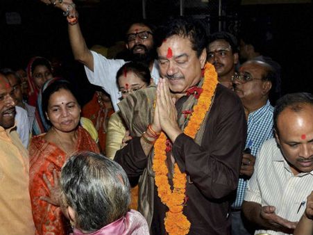 बिहार: शत्रुघन ने किया शत्रुओं को खामोश..तो झा का नहीं खुला खाता