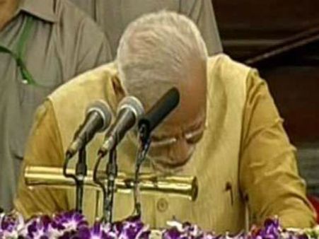 Video: मोदी की आंखों में आंसू पर भावुक हुआ पूरा देश