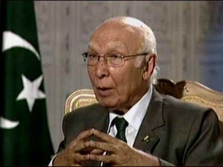 पाक पहुंचकर बोले सरताज, मोदी और शरीफ में हुआ शांति का समझौता, कश्‍मीर मुद्दे पर भी होगी बात