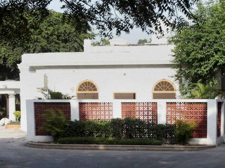 हार के बाद मंत्रियों को मिला घर खाली करने का नोटिस