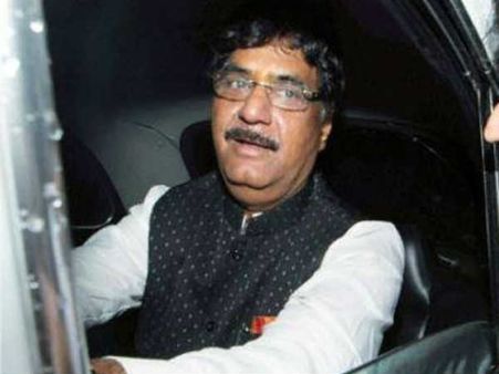 सिग्नल तोड़ कर दौड़ रही थी मुंडे की कार, गलती इंड‍िका की नहीं!