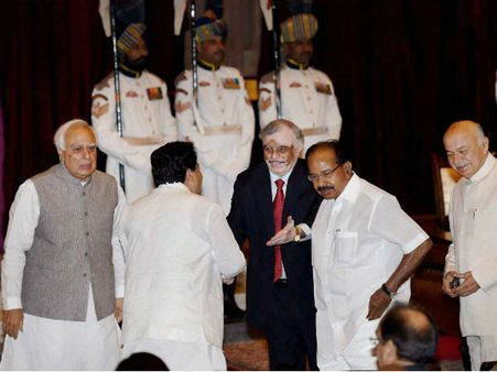 हार के बाद अपने पुराने धंधे पर लौटे कांग्रेसी दिग्गज