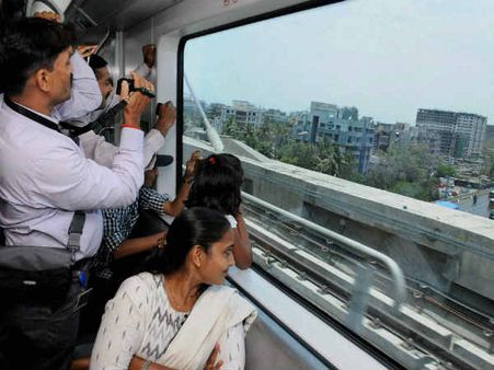 नहीं घटा किराया तो मुंबई मेट्रो का उद्घाटन नहीं करेंगे मुख्यमंत्री चव्हाण