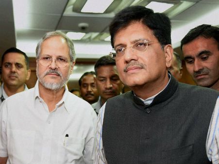 दिल्ली में Power cut की कॉल पर सड़क पर उतरें मंत्री जी!