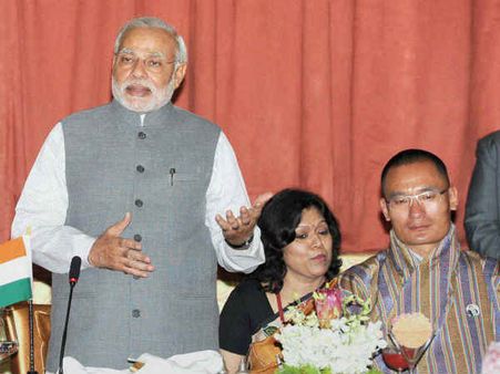 पहले बुरी शक्त‍ि‍यों के लिए भूटान में बजती थीं ताल‍ियां, मोदी ने बदली परंपरा