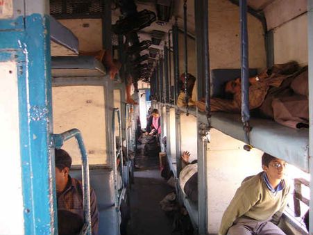 रेलवे की माल ढुलाई आय में 7 प्रतिशत बढ़त
