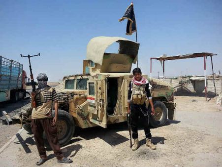 ISIS ने किया सद्दाम के रसायनिक हथियारों पर कब्जा, खतरे में भारत-पाक