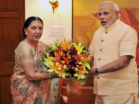 100 करोड़ के प्लेन में उड़ेंगी गुजरात की सीएम आनंदीबेन!