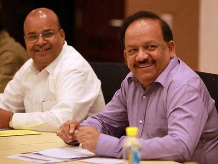 बीमार‍ियों की चपेट में बिहार, राजनीति में उलझे ज़‍िम्मेदार