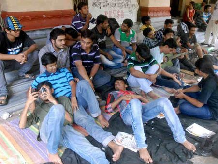 रैगिंग से सख्ती से निबटेंगे हरियाणा के कॉलेज