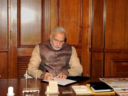 नरेंद्र मोदी ने कहा एक महीने वाली सरकार की तुलना 67 वर्ष की सरकार से करना गलत