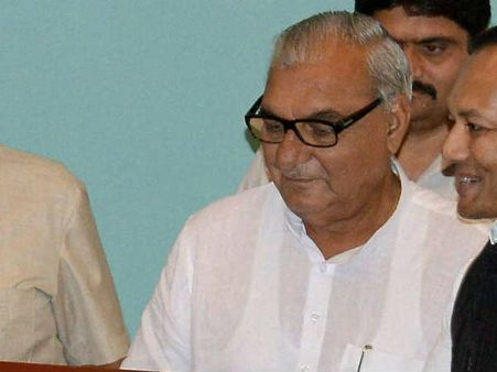 शर्मनाक- बंगले के लिए चरण सिंह के नाम पर राजनीति