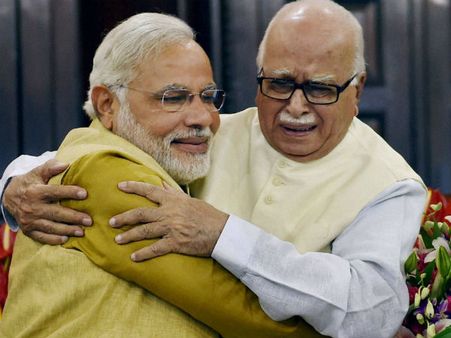 मोदी ने पूरा किया मेरा सपना, पहले ही मैच में लगाई ट्रिपल सेंचुरी: आडवाणी