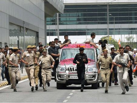 दिल्ली में मंत्रियों पर बढ़ा कार बम हमले का खतरा, IB का अलर्ट