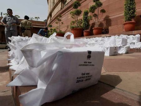 आप युवा हैं तो जरूर पढ़ें रेल बजट की ये 10 बातें