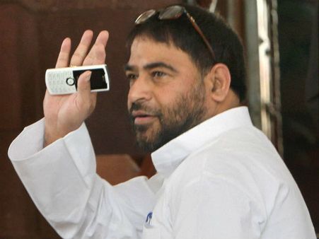 चोरों की वजह से बुरे फंसे राबड़ी के भाई साधु यादव