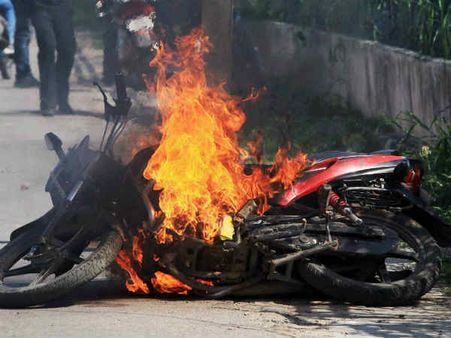 सहारनपुर में बेकाबू होते जा रहे हालात, दो की मौत कर्फ्यू जारी