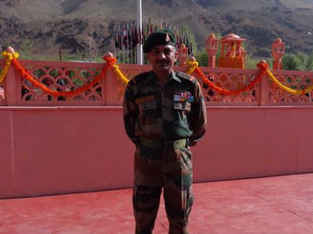 LoC कारगिल के 'रीयल' सुनील शेट्टी संजय सिंह से एक मुलाकात