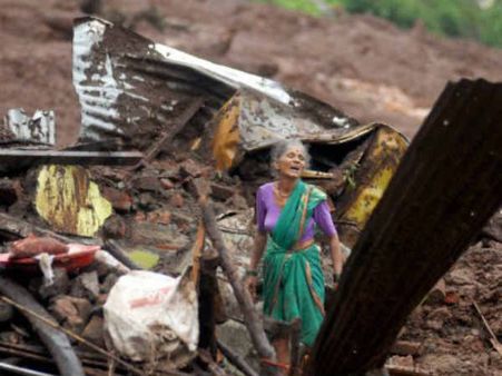 मालिन गांव में भूस्खलन के कहर के बाद भी बना हुआ है खतरा