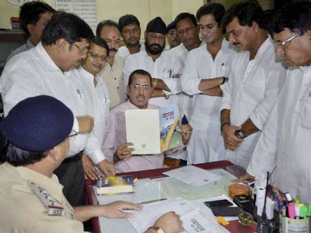 व्यापमं घोटाले की जांच से जुड़े दस्तावेज आरोपियों के पास कैसे पहुंचे?