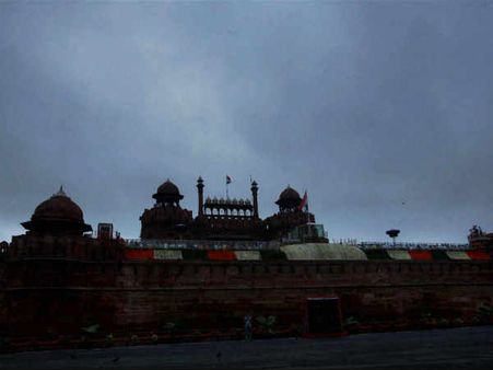 मोदी का लाल किले का भाषण- नहीं पहुंचे तो मारे जाओगे बाबू जी