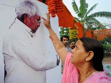 थोड़ा बहुत भी समझते हैं लालू-नीतीश की राजनीति, तो दीजिए इन 7 सवालों का जवाब?