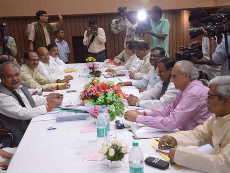 मीडिया में रुके राजनीतिक दलों, कॉरपोरेट घरानों का प्रवेश: TRAI